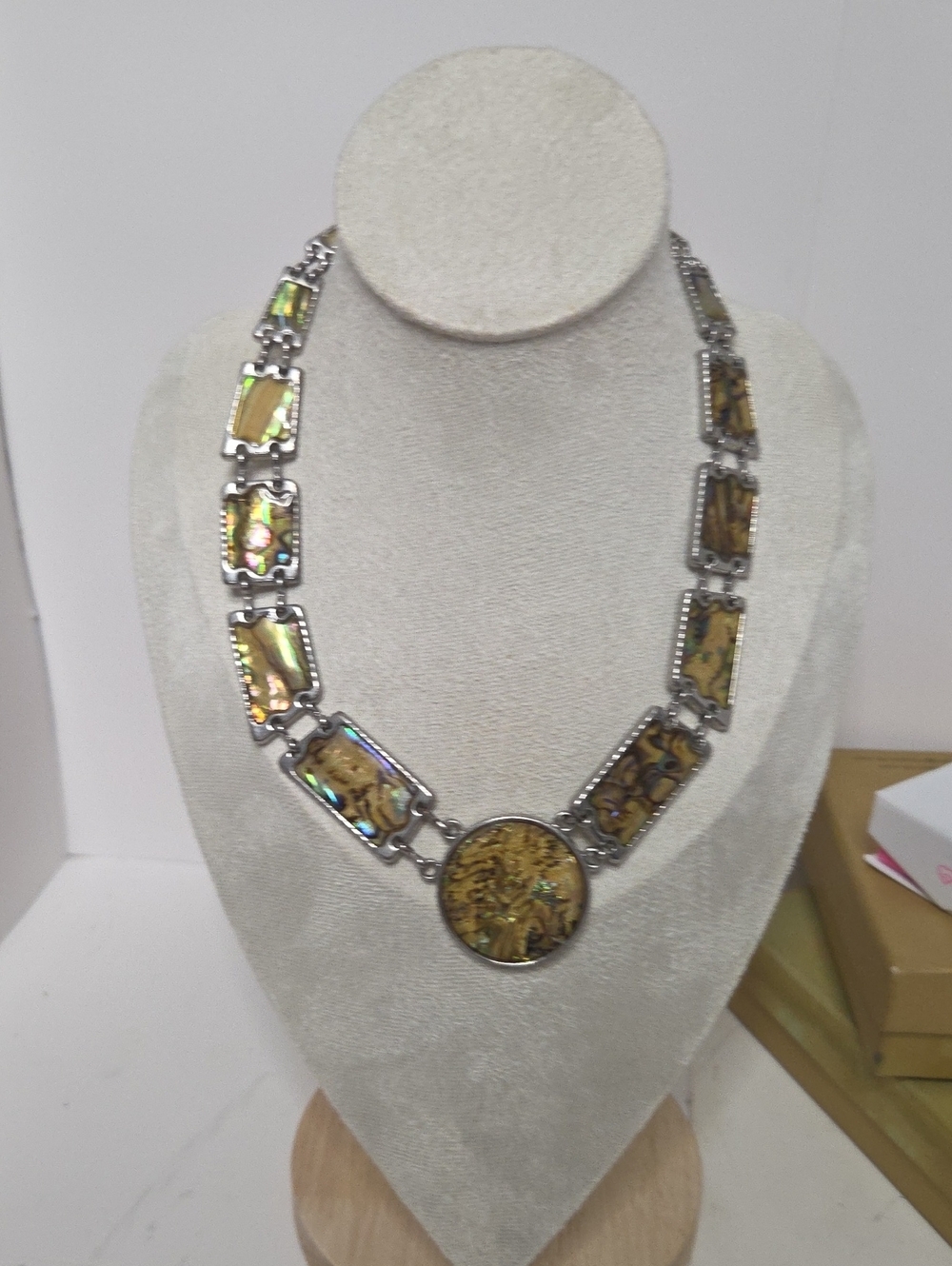 Vintage Iridescent Abalone Shell Link Statement Collar Necklace.